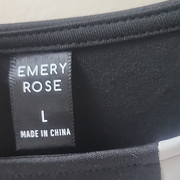 Chic Black and White Midi Dress - Picture 2 of 5